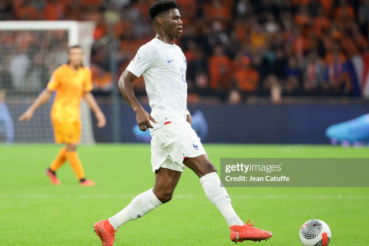 Bayern Munich Tawarkan Alphonso Davies