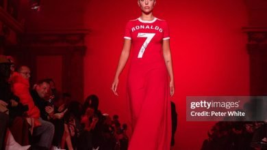 Georgina Rodriguez dengan Kaos Ronaldo