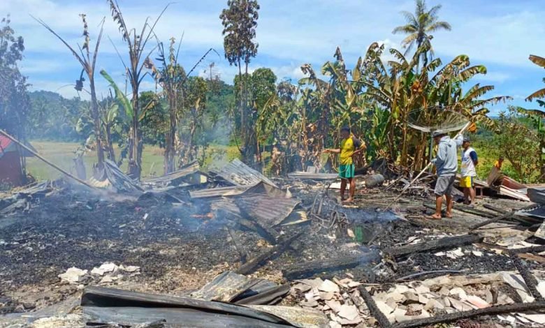 Rumah Hangus di Desa Suka Makmur