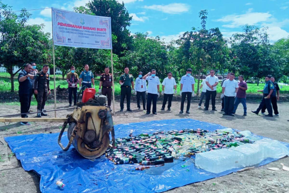 Kejari Gorontalo Musnahkan Barang Bukti Kriminal