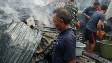 Si Jago Merah Hanguskan Rumah Tenri Mapasiapa