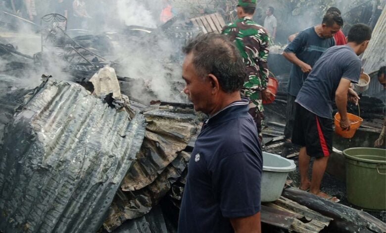 Si Jago Merah Hanguskan Rumah Tenri Mapasiapa