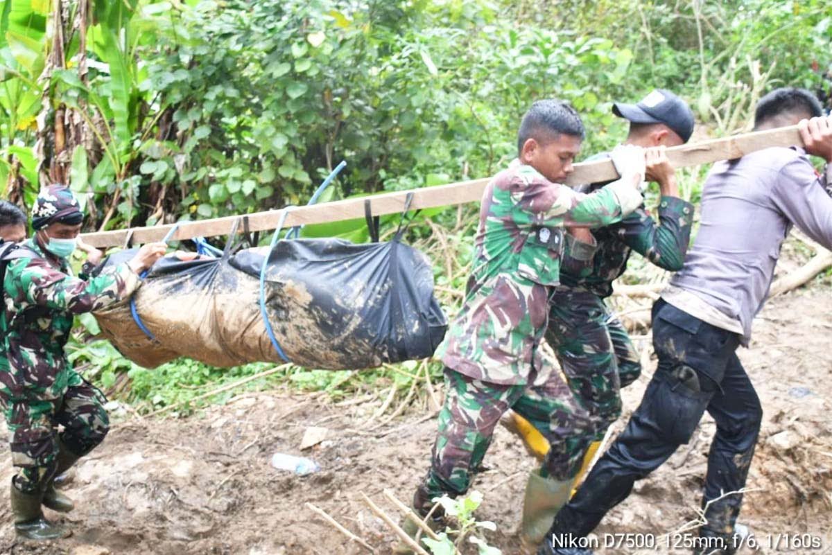 Korban Tanah Longsor di Bone Bolango