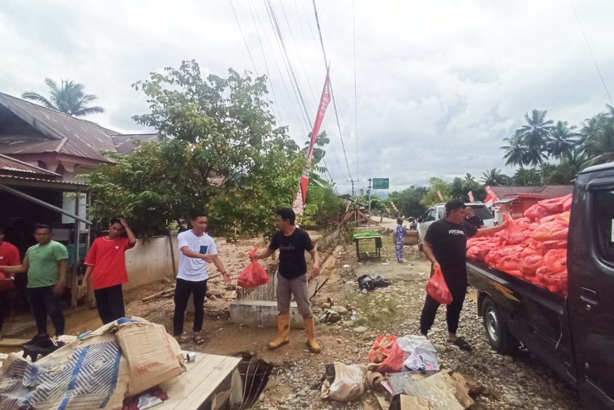 Pemkab Bolsel Salurkan Bantuan Korban Banjir