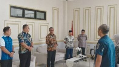 Bupati Oskar Bongkar Kabinet