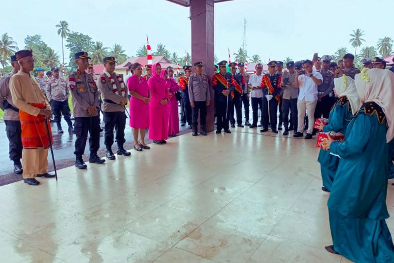 Polres Boltim Sambut Kapolres Golfried Hasiholan