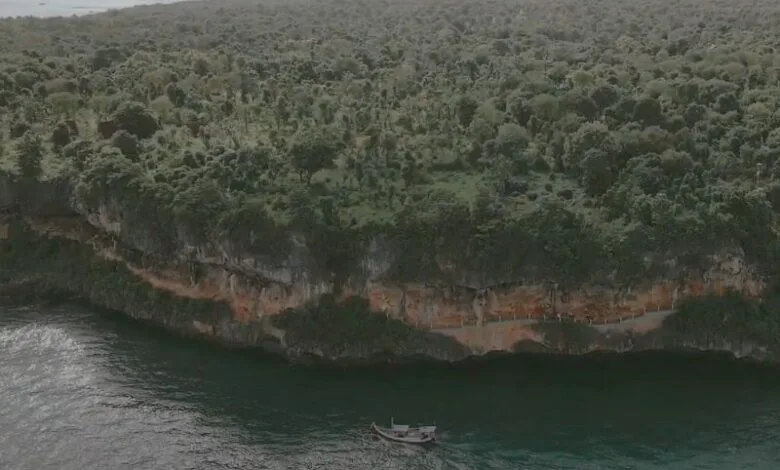 Pulau Gili Iyang