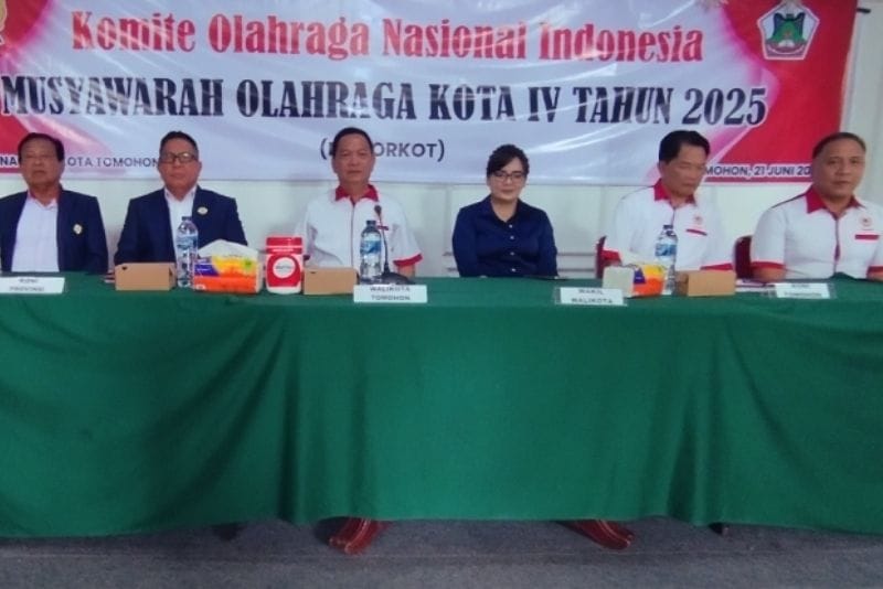 Caroll Senduk Ketua KONI Tomohon