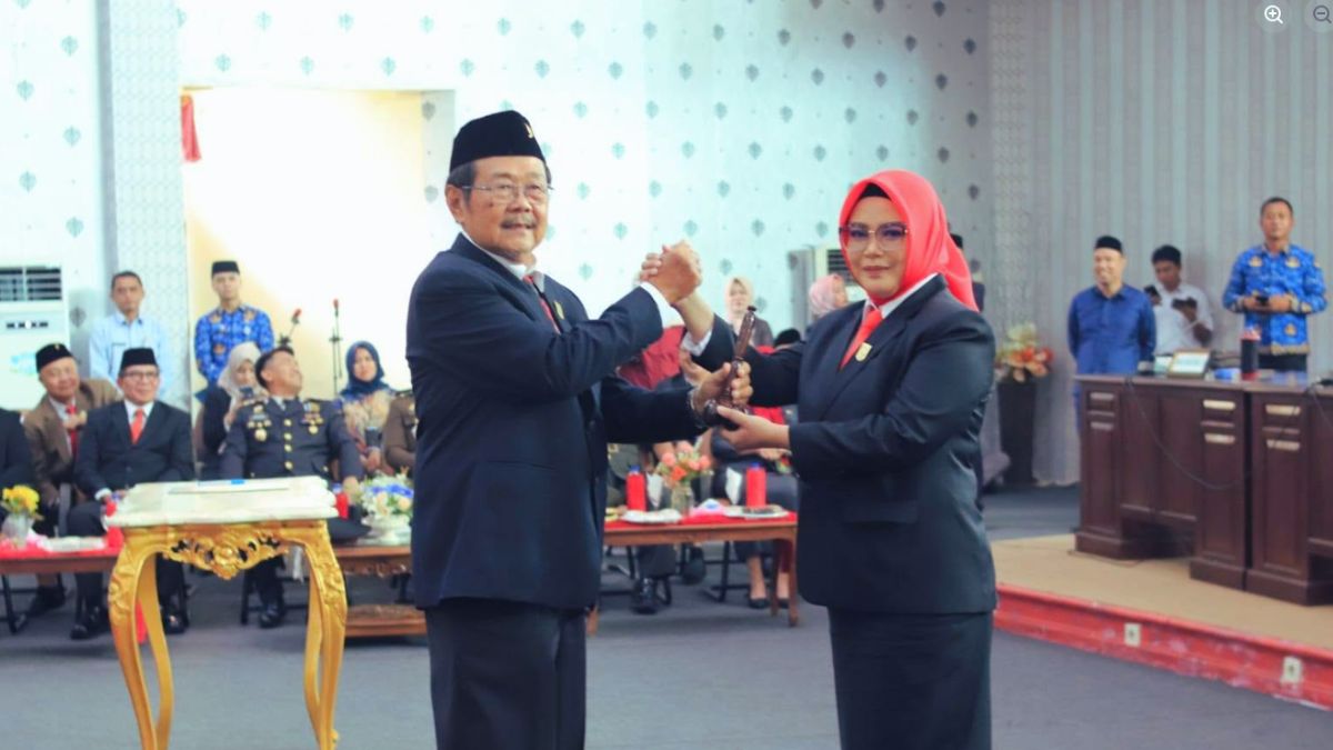 Dewi Zandra Astuti Mondo Ketua DPRD